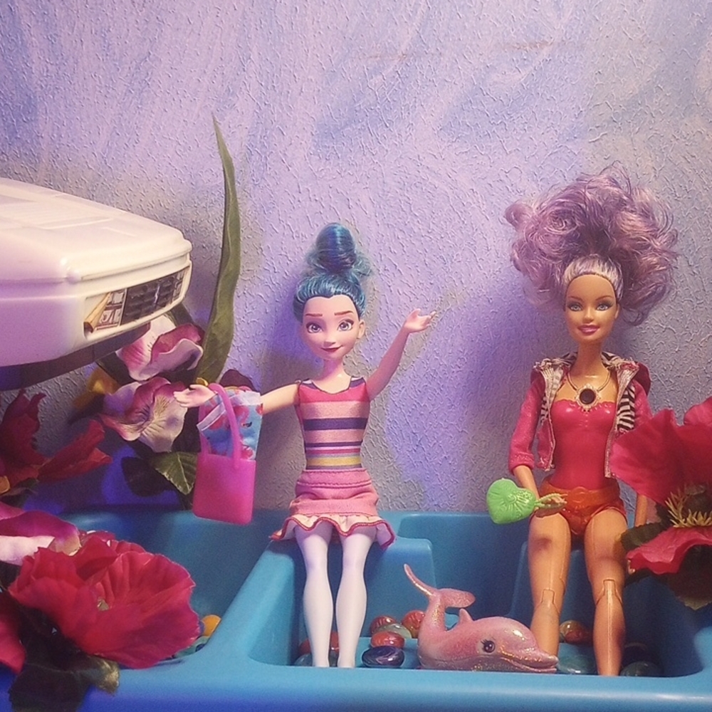 Live Everything Dolls share show listing